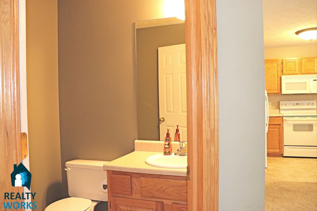 8114 Oshel Ave - Photo 4 of 12