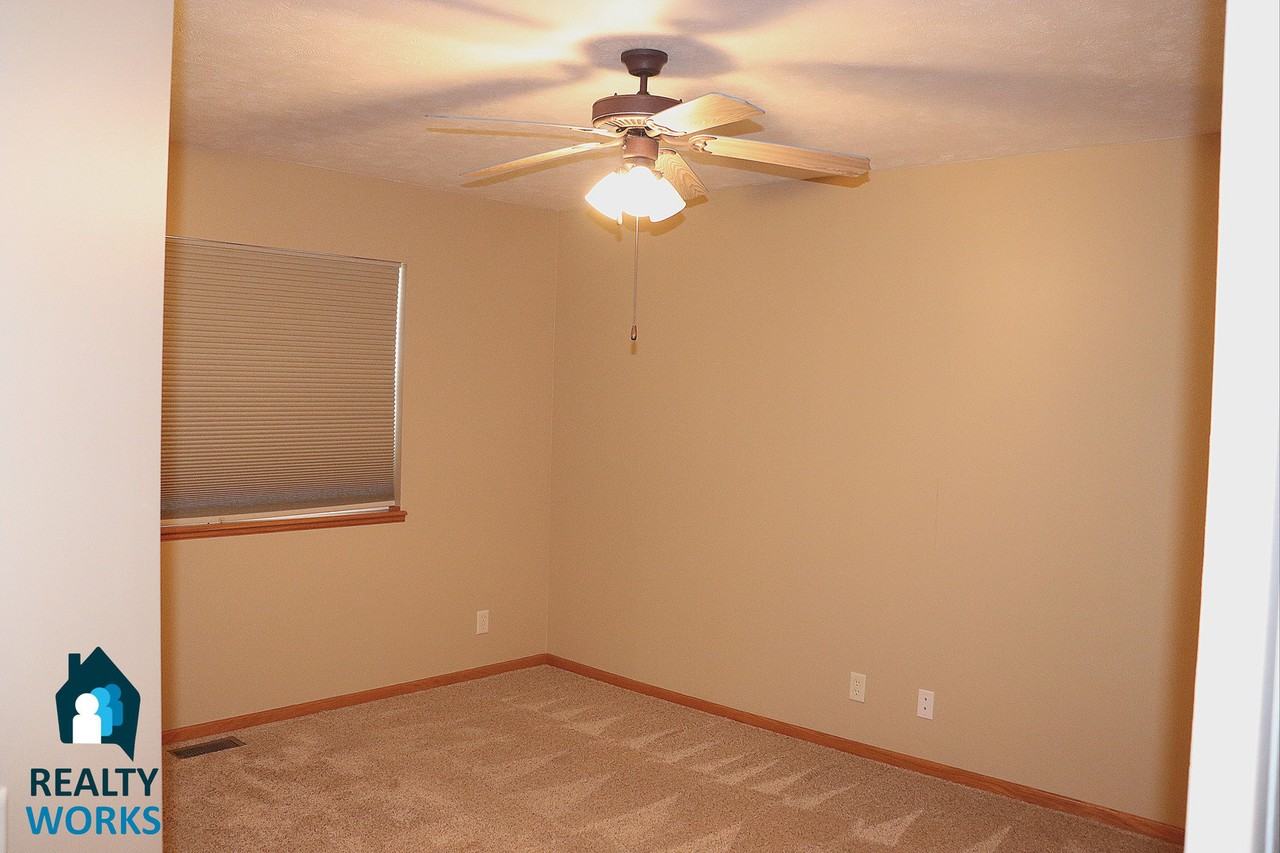 8114 Oshel Ave - Photo 6 of 12