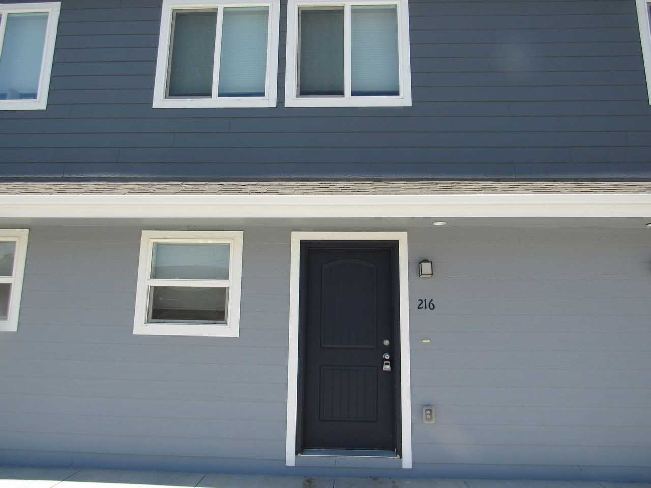 216 Carnation St - Photo 2 of 11