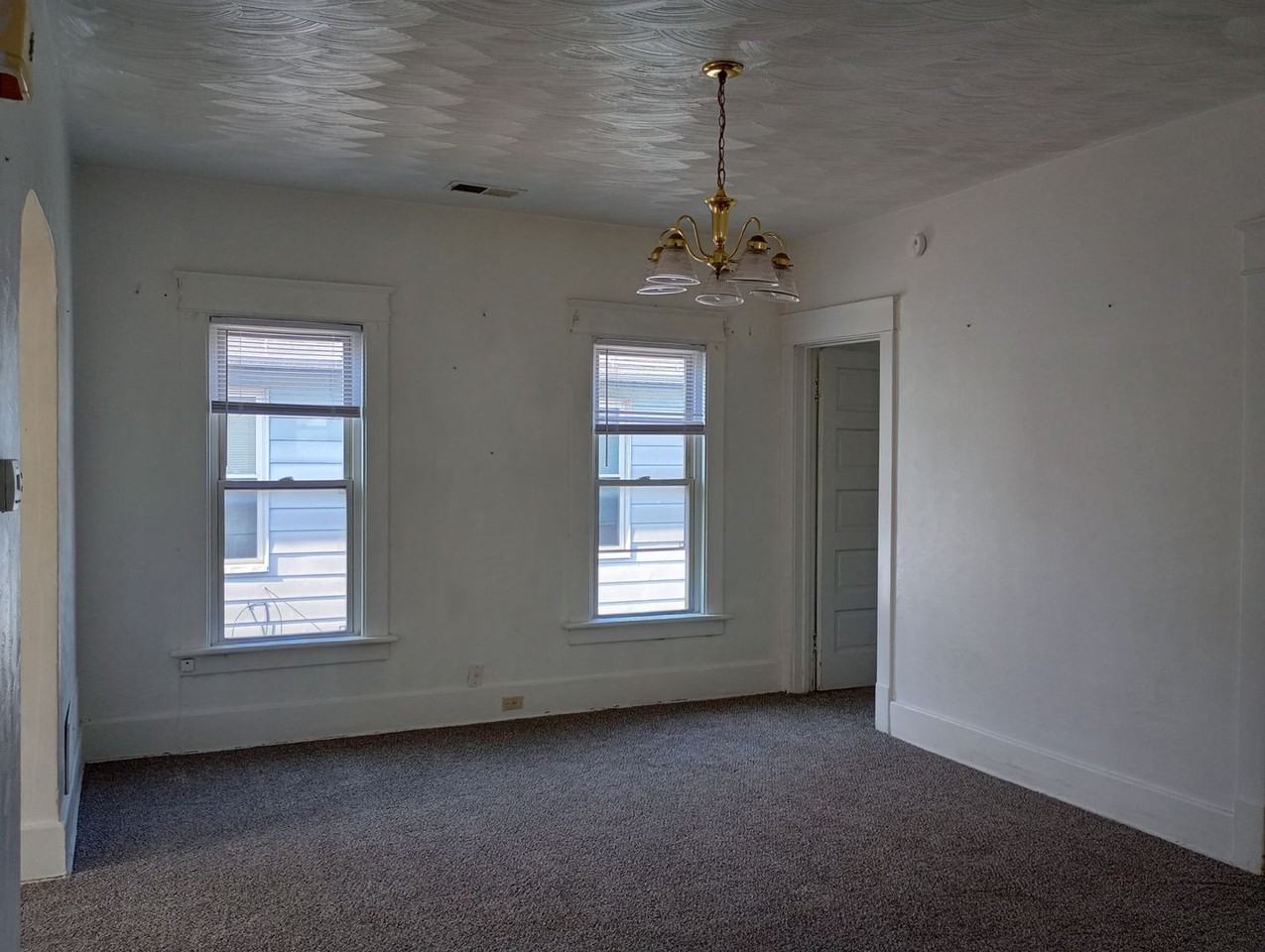 1408 East 8 Street - Photo 2 of 11