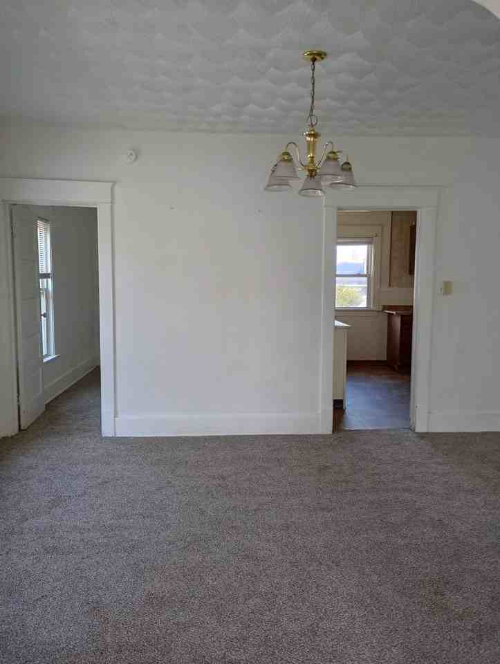 1408 East 8 Street - Photo 3 of 11