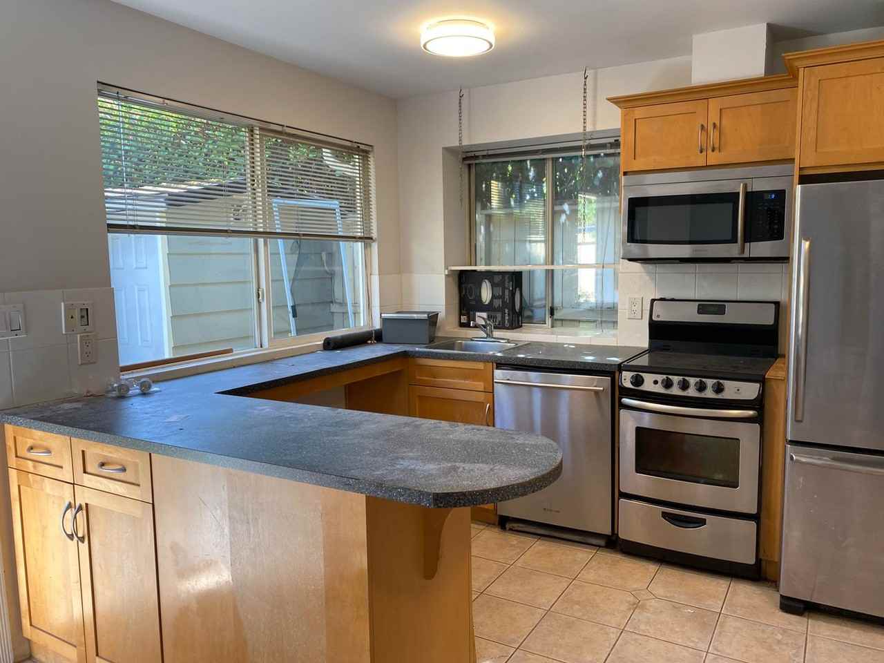 Spacious 1 bedroom Laneway House Apartments 481 19th Ave W, Vancouver