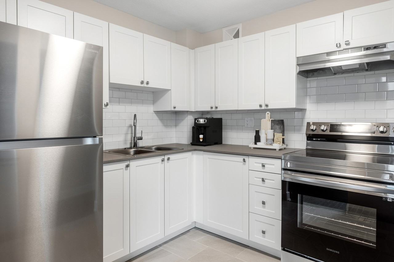 Glengarry Apartments 94 Wright Cres, Kingston, ON K7L 5M3 Zumper