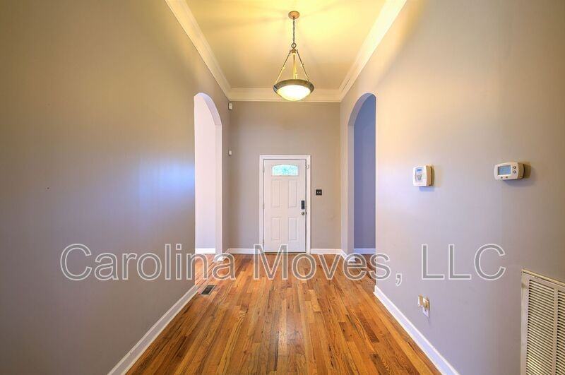 212 Frank St - Photo 3 of 21
