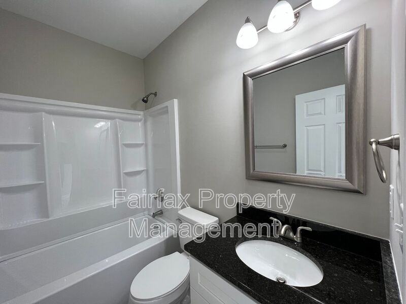 2305 Owen St #B - Photo 4 of 13