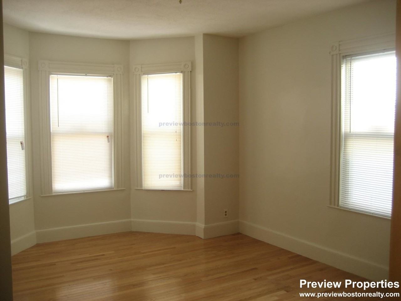 Highland St #3P - Photo 5 of 11