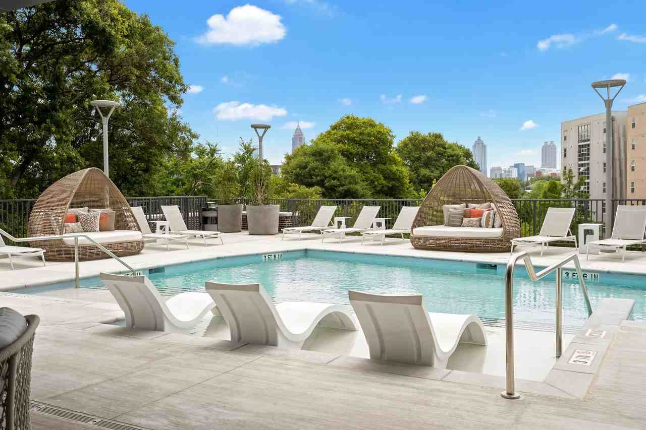 788 West Midtown - Photo 3 of 50