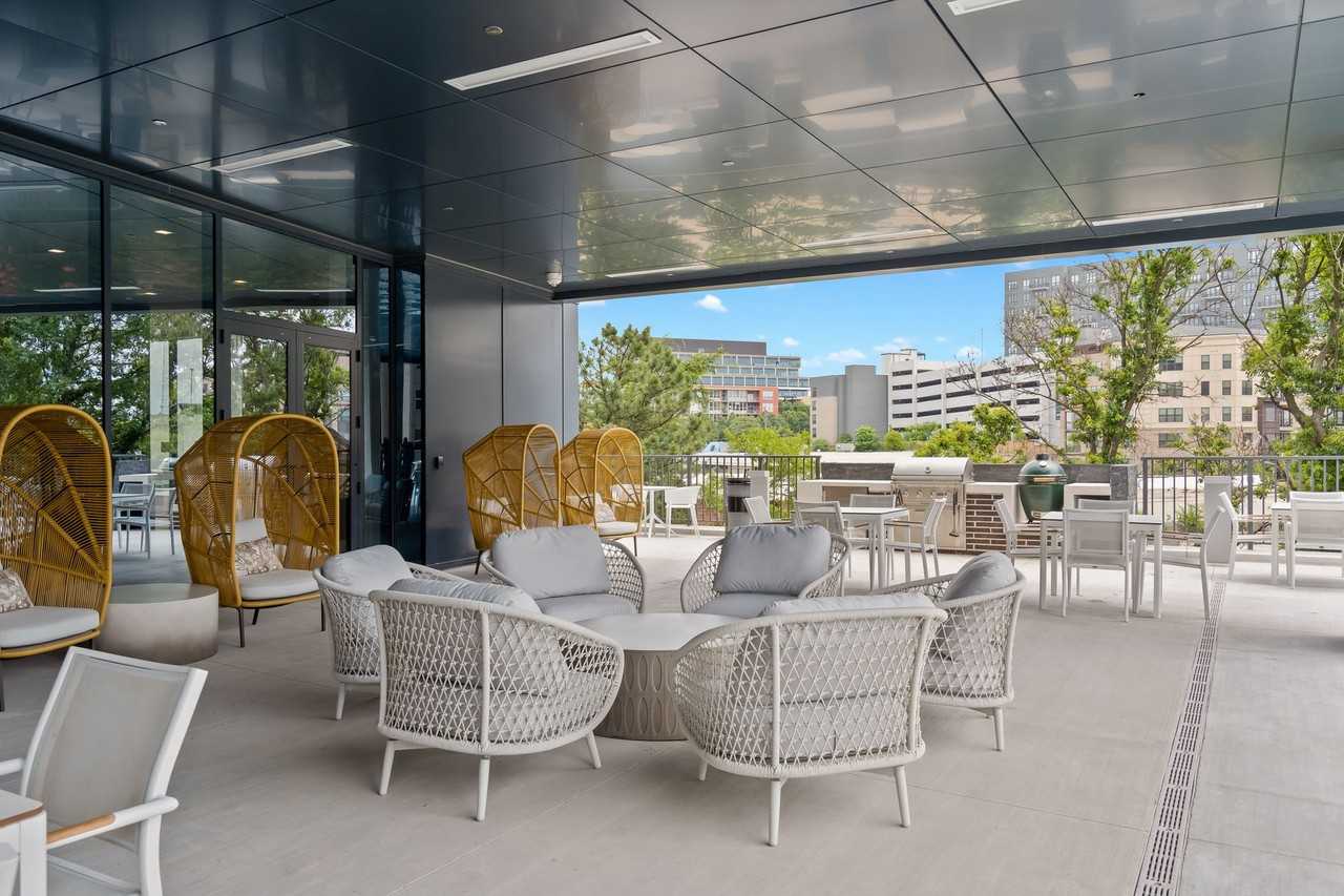 788 West Midtown - Photo 5 of 50