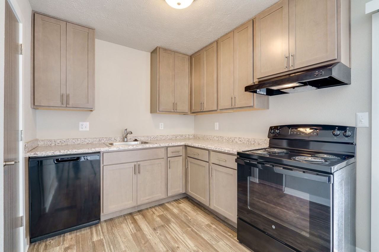 The Legends - 865 - Photo 2 of 29