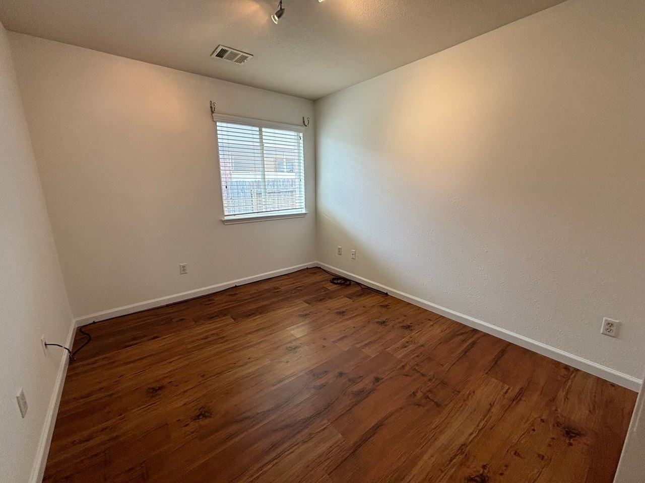 15308 Lady Elizabeth Ln - Photo 5 of 21