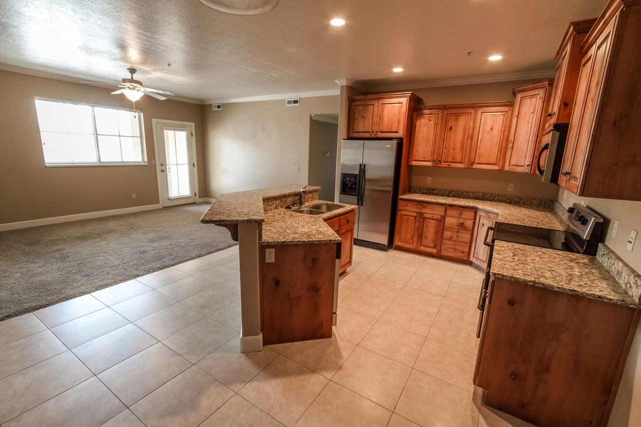 1018 N 985 W #509 - Photo 6 of 13