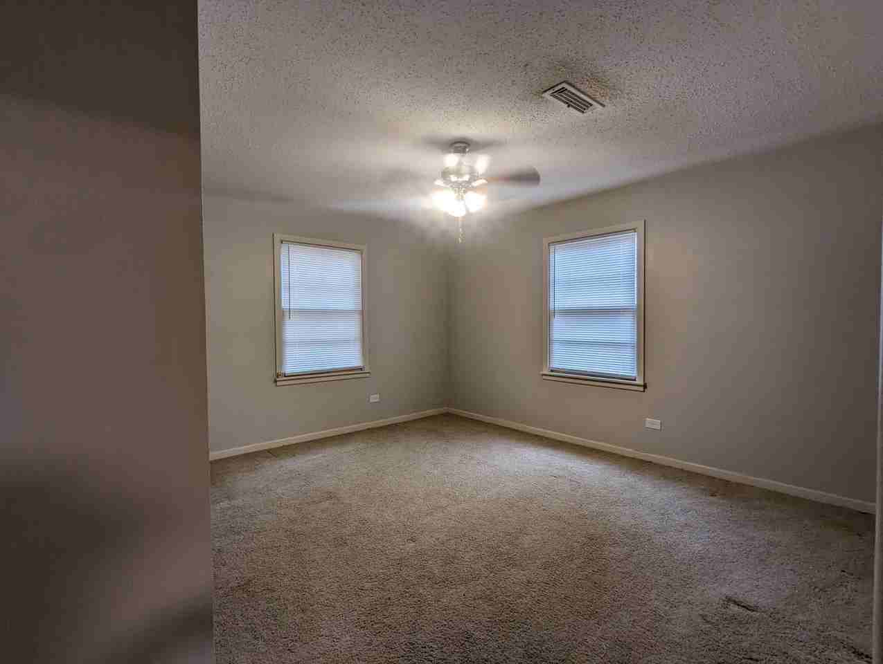 1106 E 33rd St - Photo 5 of 8