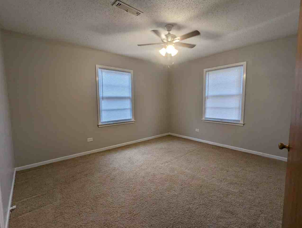 1106 E 33rd St - Photo 6 of 8