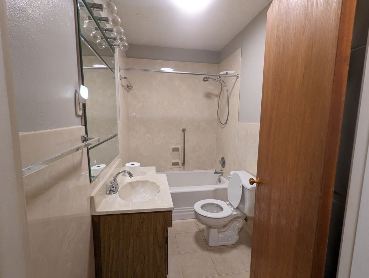 1106 E 33rd St - Photo 7 of 8