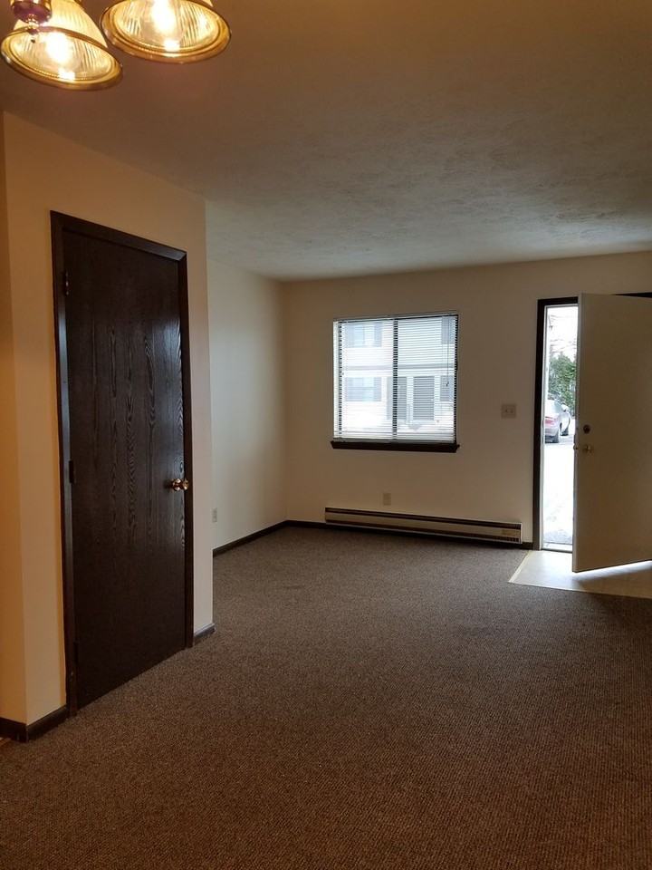 Woodside Apartments - Photo 4 of 31