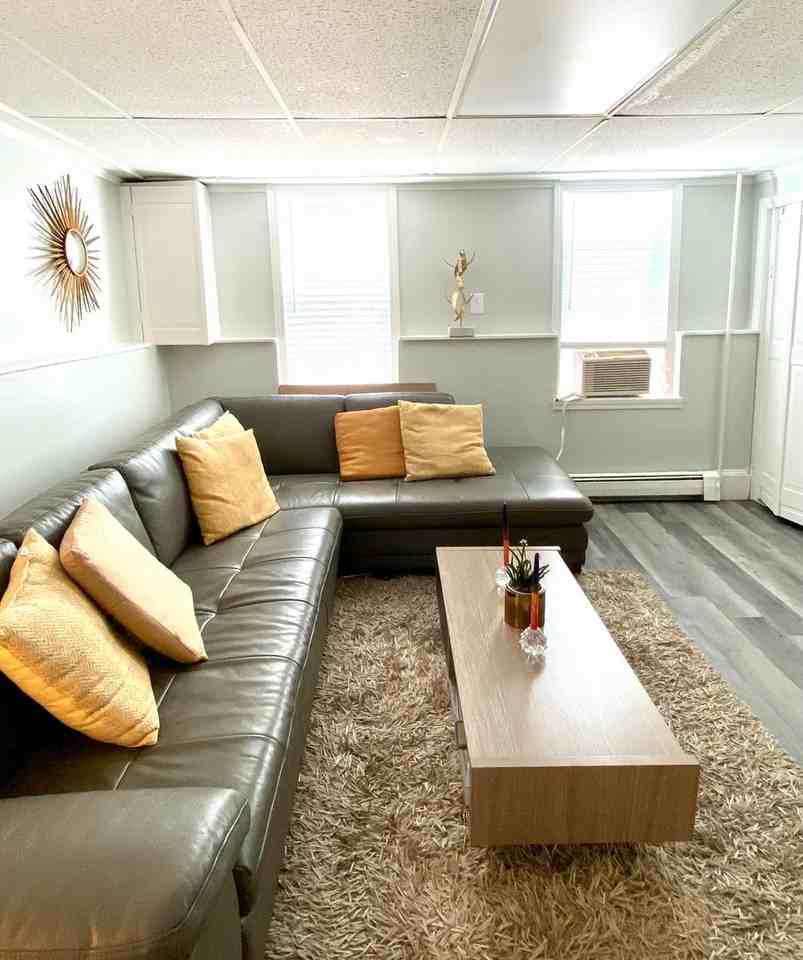 126 Leyden St - Photo 4 of 20