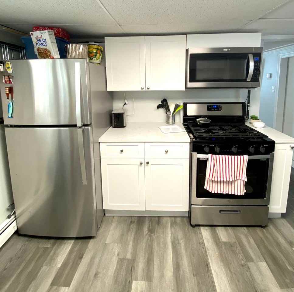 126 Leyden St - Photo 5 of 20