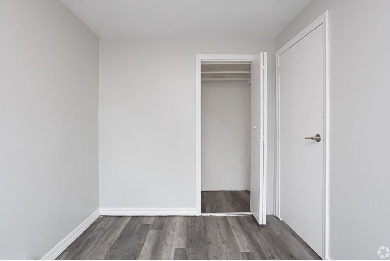 126 Leyden St - Photo 2 of 20
