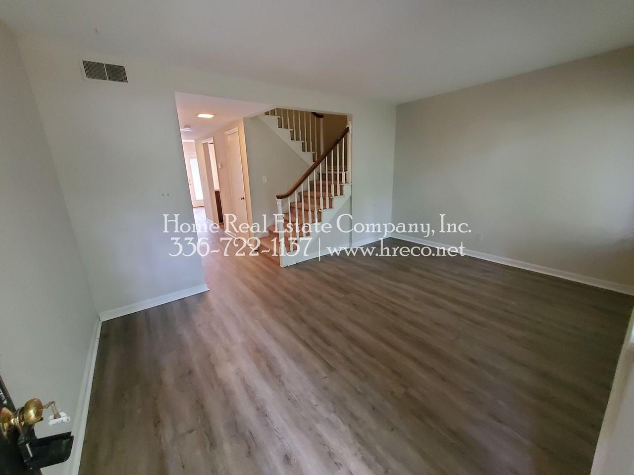 1437 Brookwood Dr #B - Photo 3 of 12