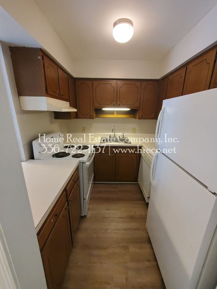 1437 Brookwood Dr #B - Photo 5 of 12