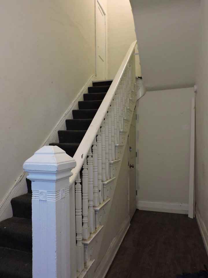 2337 W Clifton Apartments - Photo 4 of 41