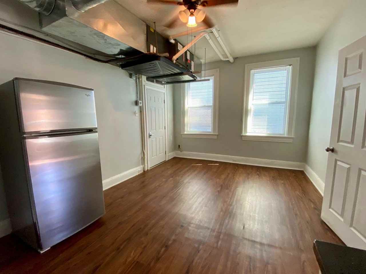 2337 W Clifton Apartments - Photo 7 of 41