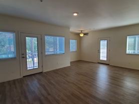 G1510 - Herby - Photo 1 of 1