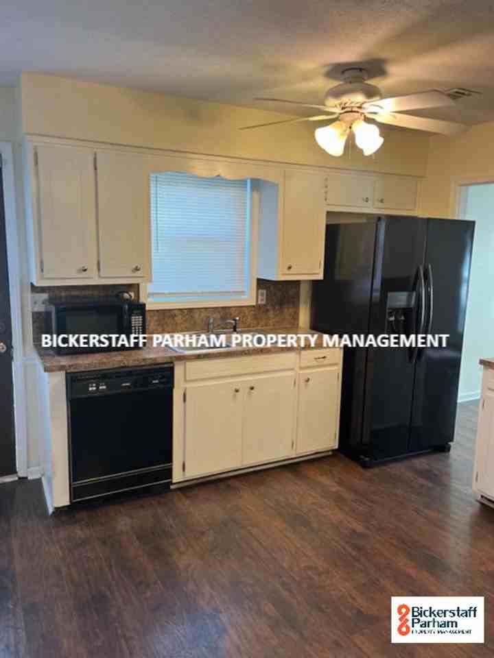 3902 Leisure Ave - Photo 3 of 33