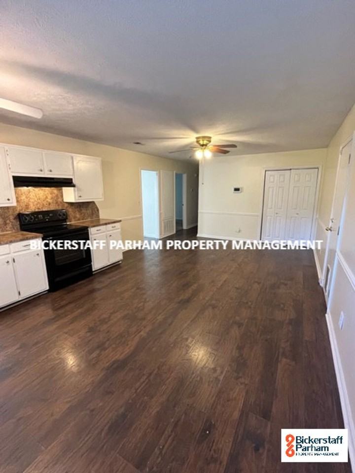 3902 Leisure Ave - Photo 4 of 33