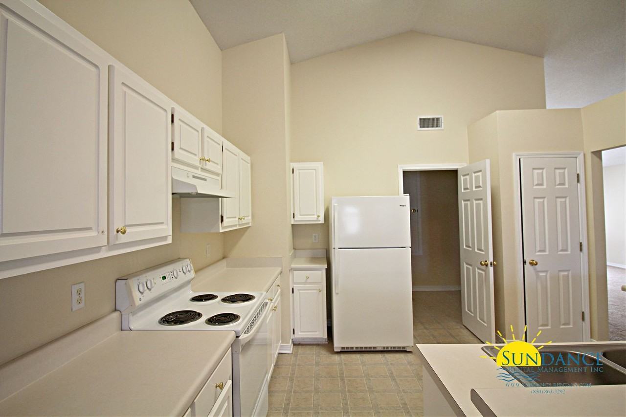405 Pristine Water Ln - Photo 4 of 17