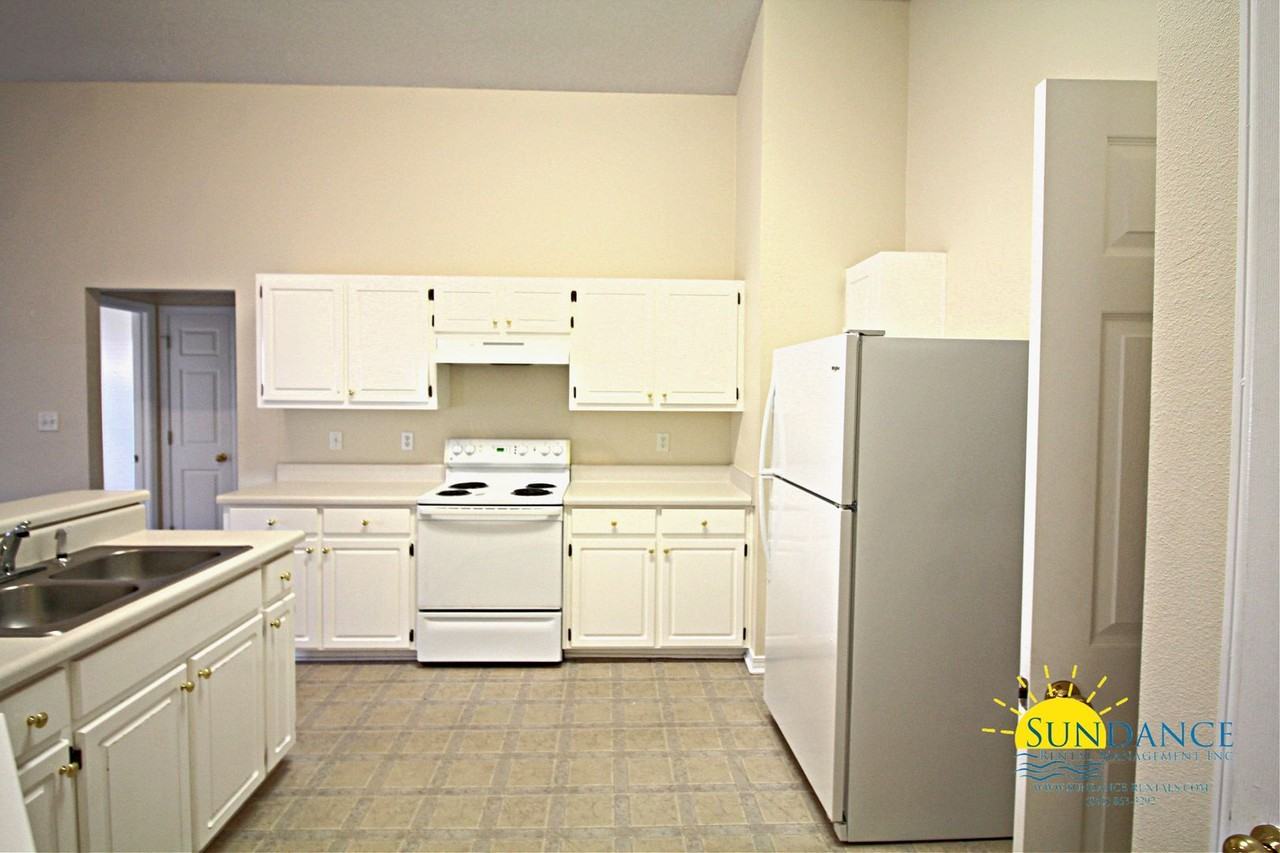405 Pristine Water Ln - Photo 5 of 17