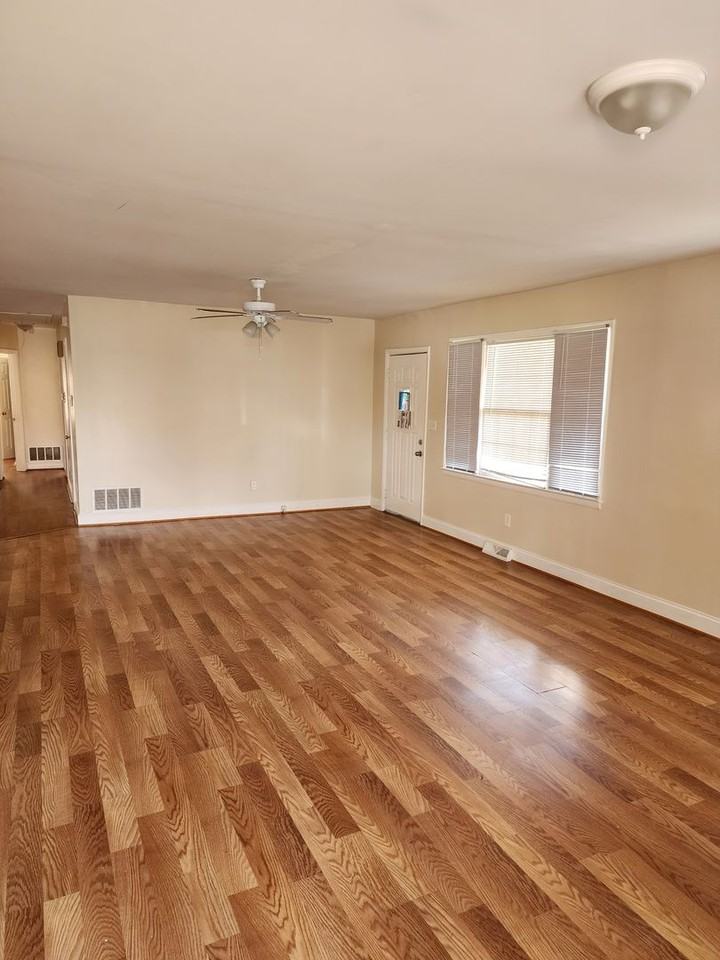 15 Fleetwood Dr - Photo 2 of 11