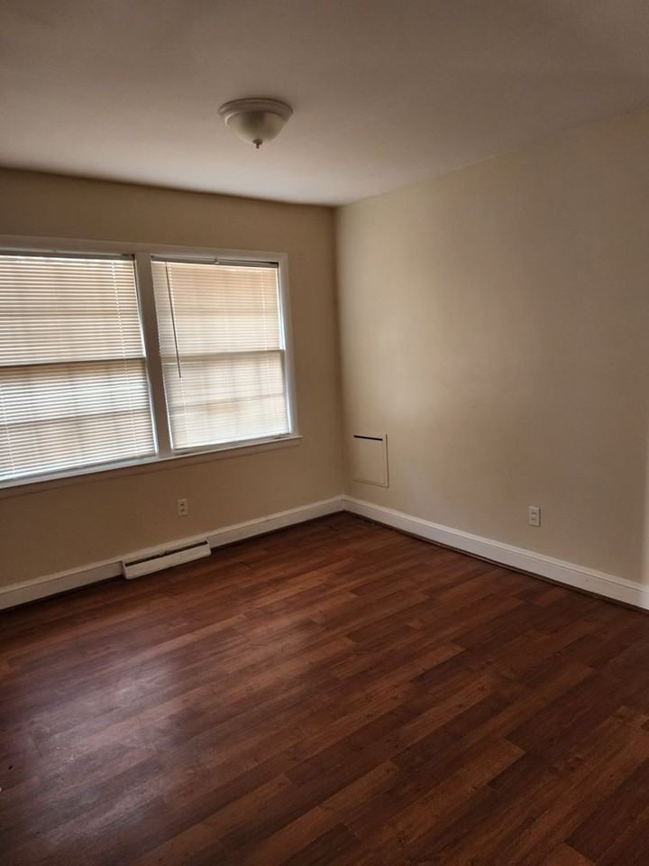 15 Fleetwood Dr - Photo 4 of 11
