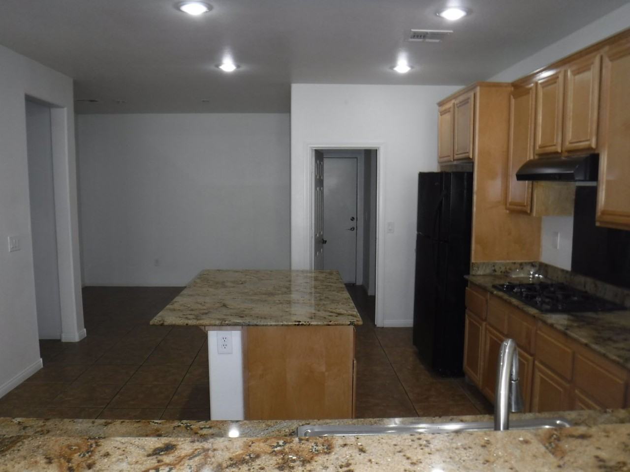 2305 Mountain Rail Dr - Photo 2 of 10