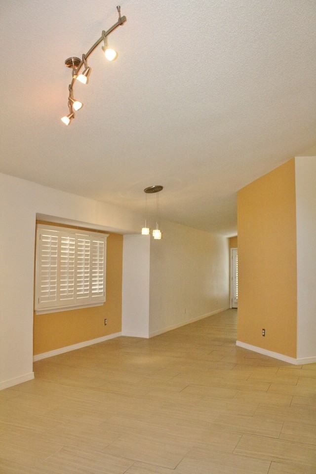 14220 Pacific Point Dr - Photo 2 of 19