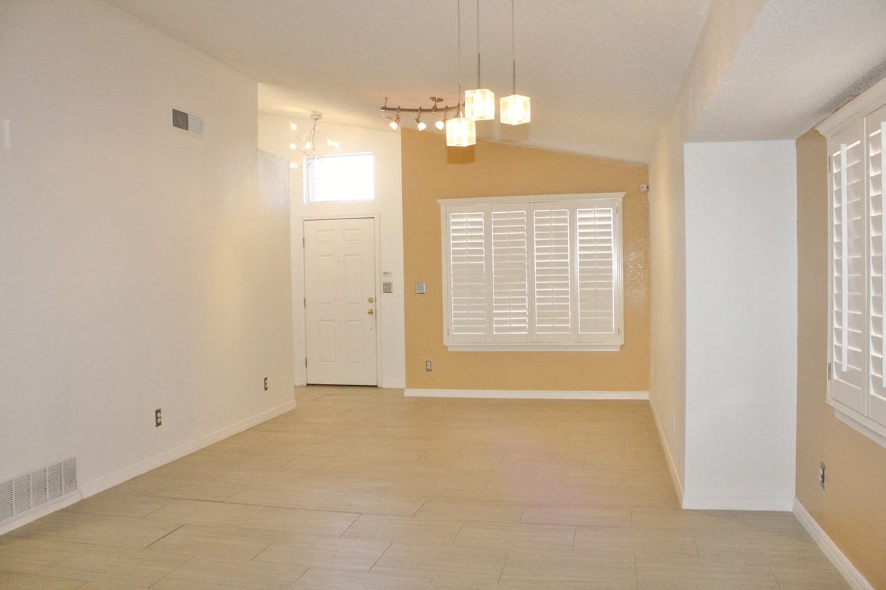 14220 Pacific Point Dr - Photo 3 of 19