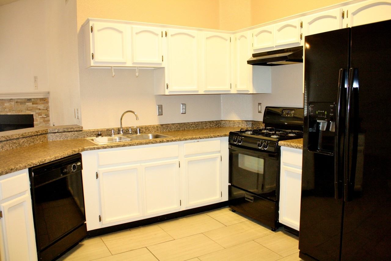 14220 Pacific Point Dr - Photo 6 of 19