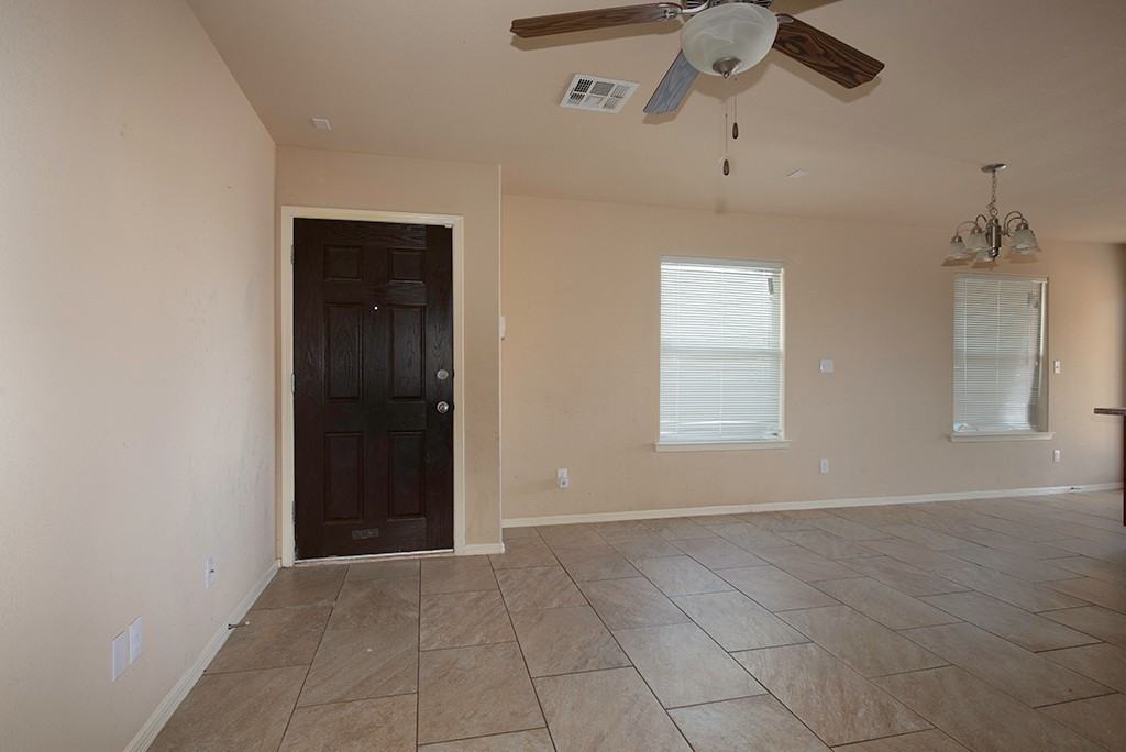 14636 Rockbridge Ave - Photo 7 of 23