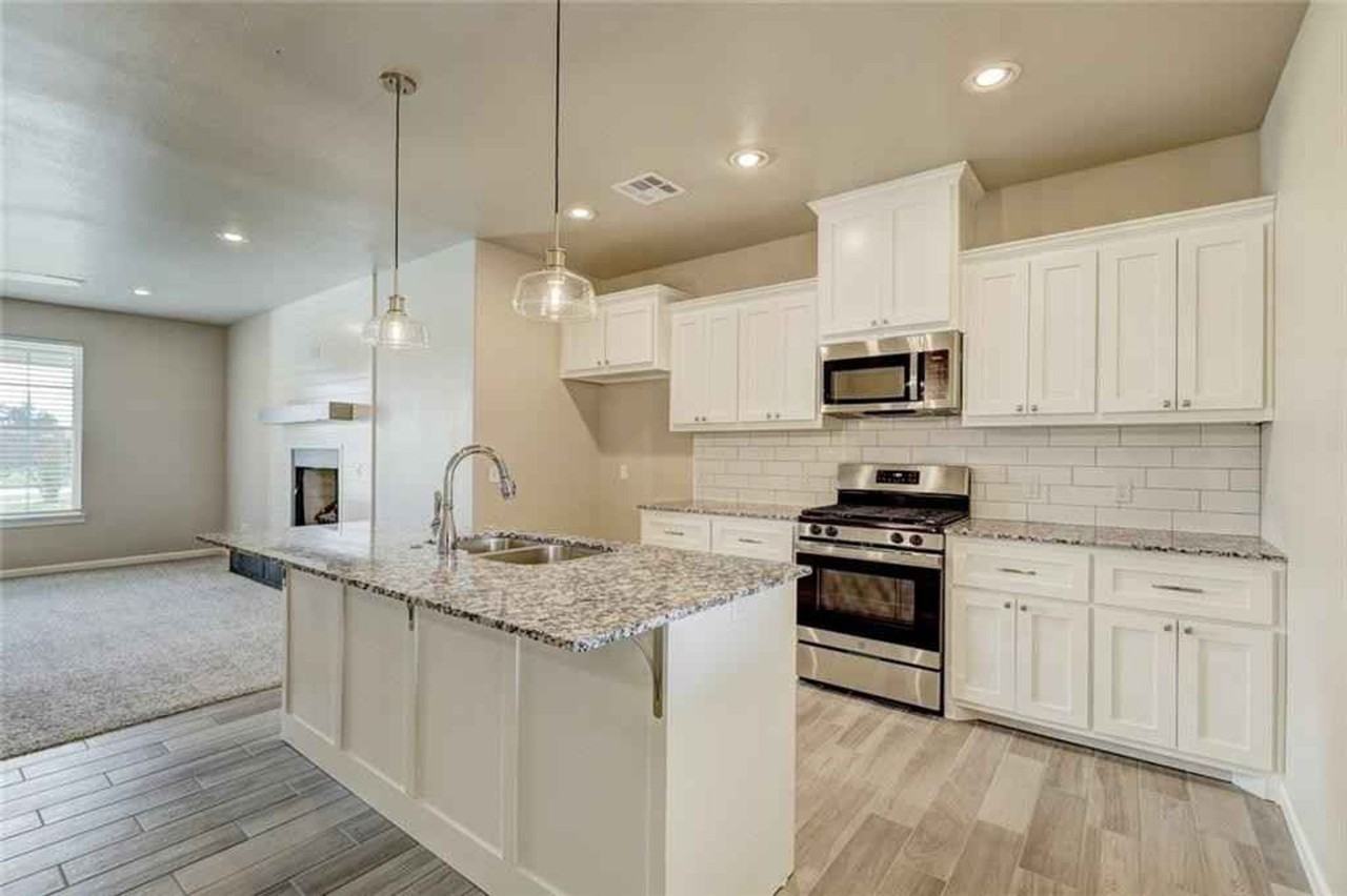 101 N Shannon Way - Photo 4 of 46