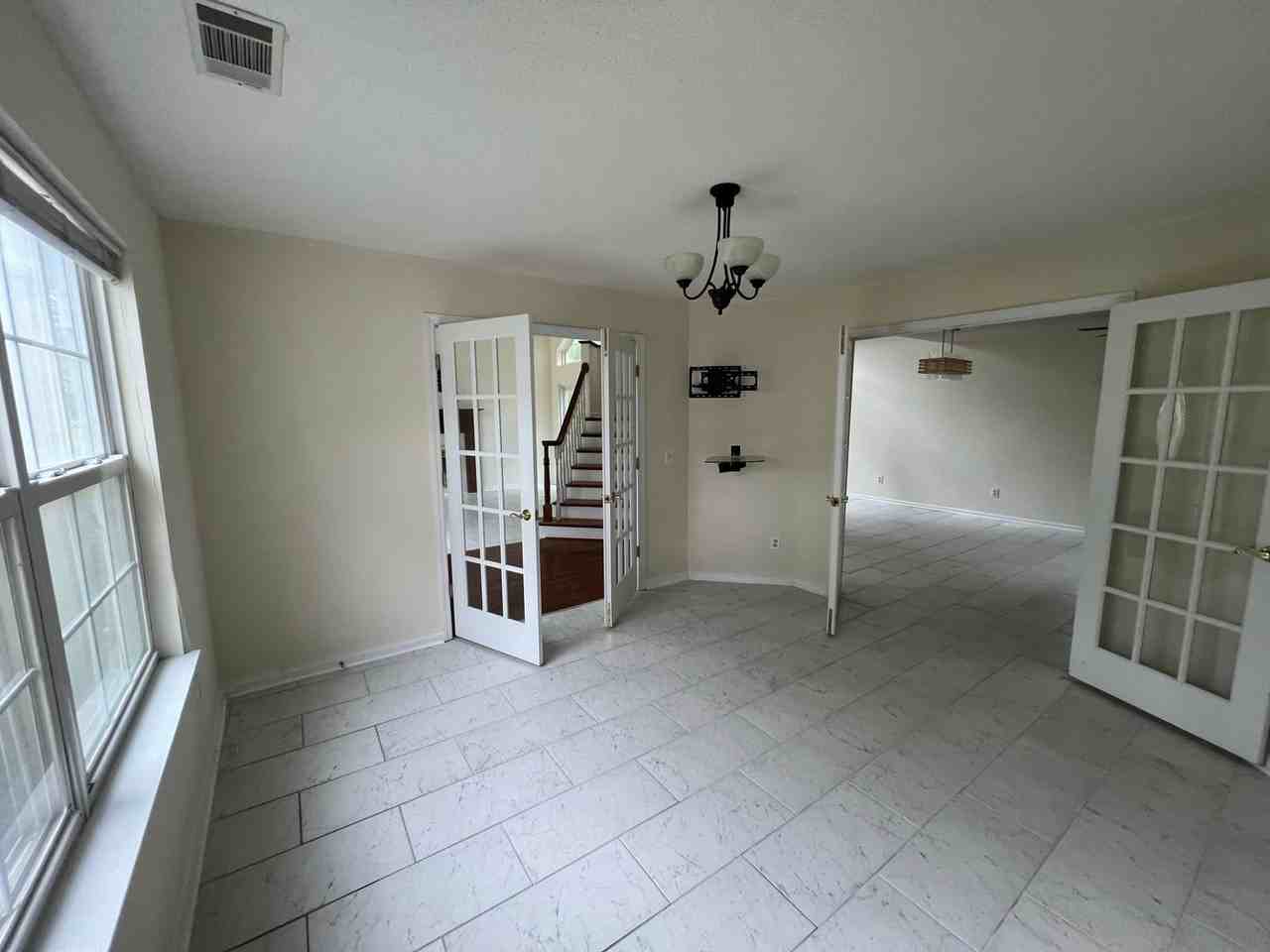 1635 Pondside Dr - Photo 5 of 43