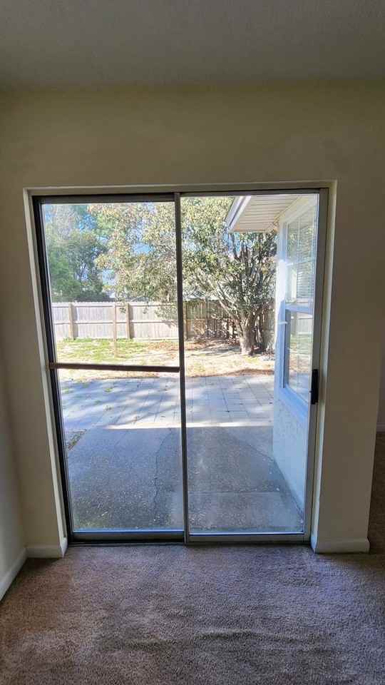 2318 Beech St - Photo 4 of 35