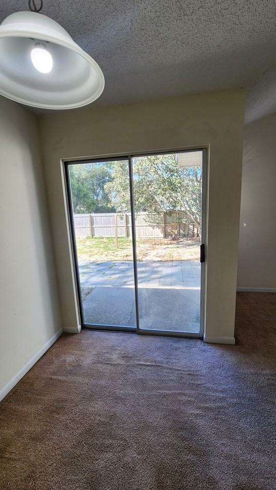 2318 Beech St - Photo 5 of 35