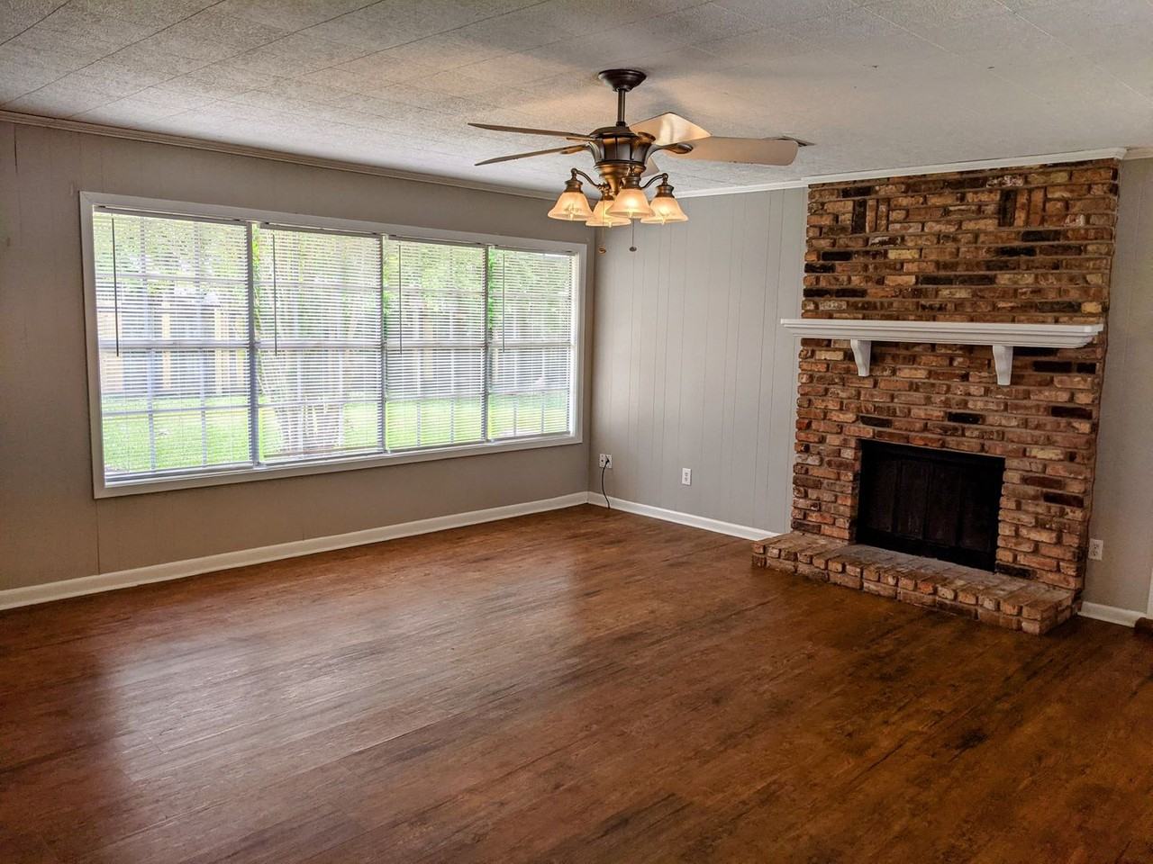 300 Highland Dr - Photo 3 of 22