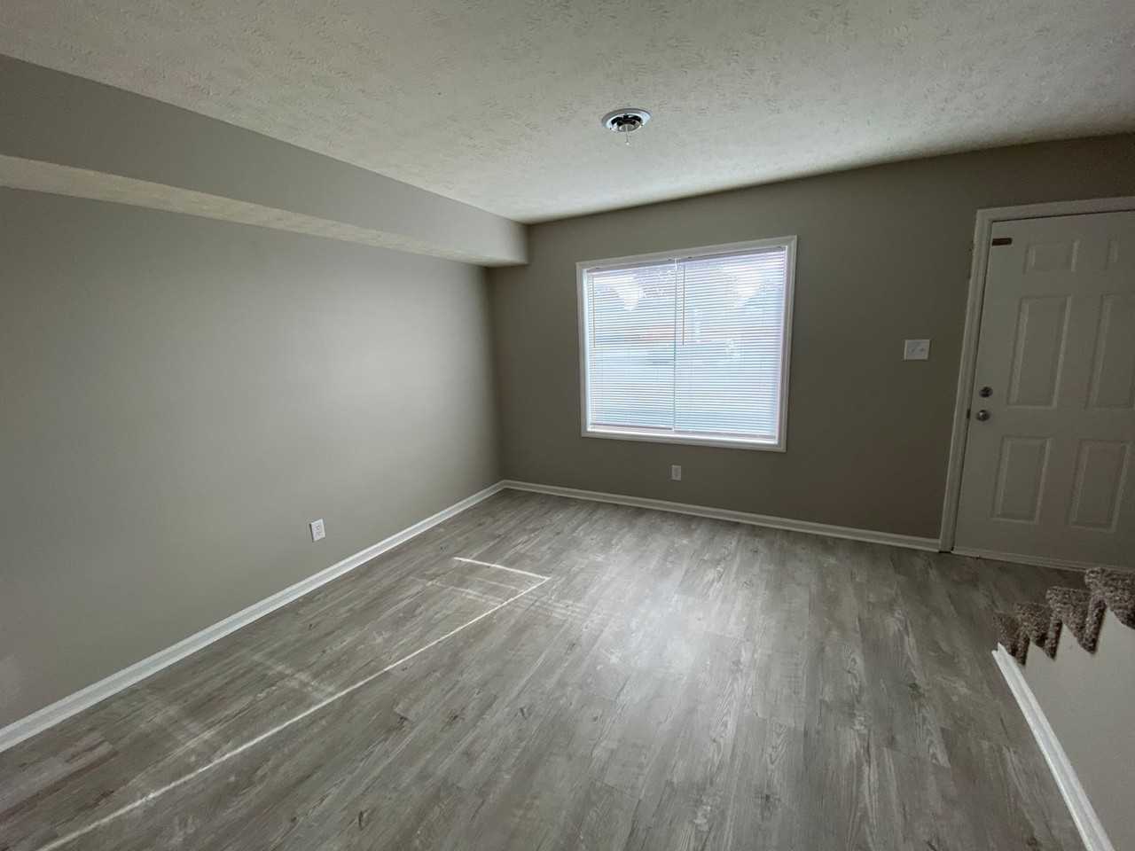 908 Villa - Photo 3 of 7