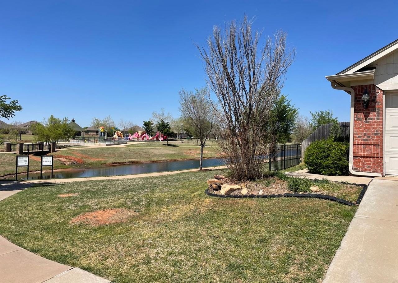 2605 Nw 180th St - Photo 4 of 15