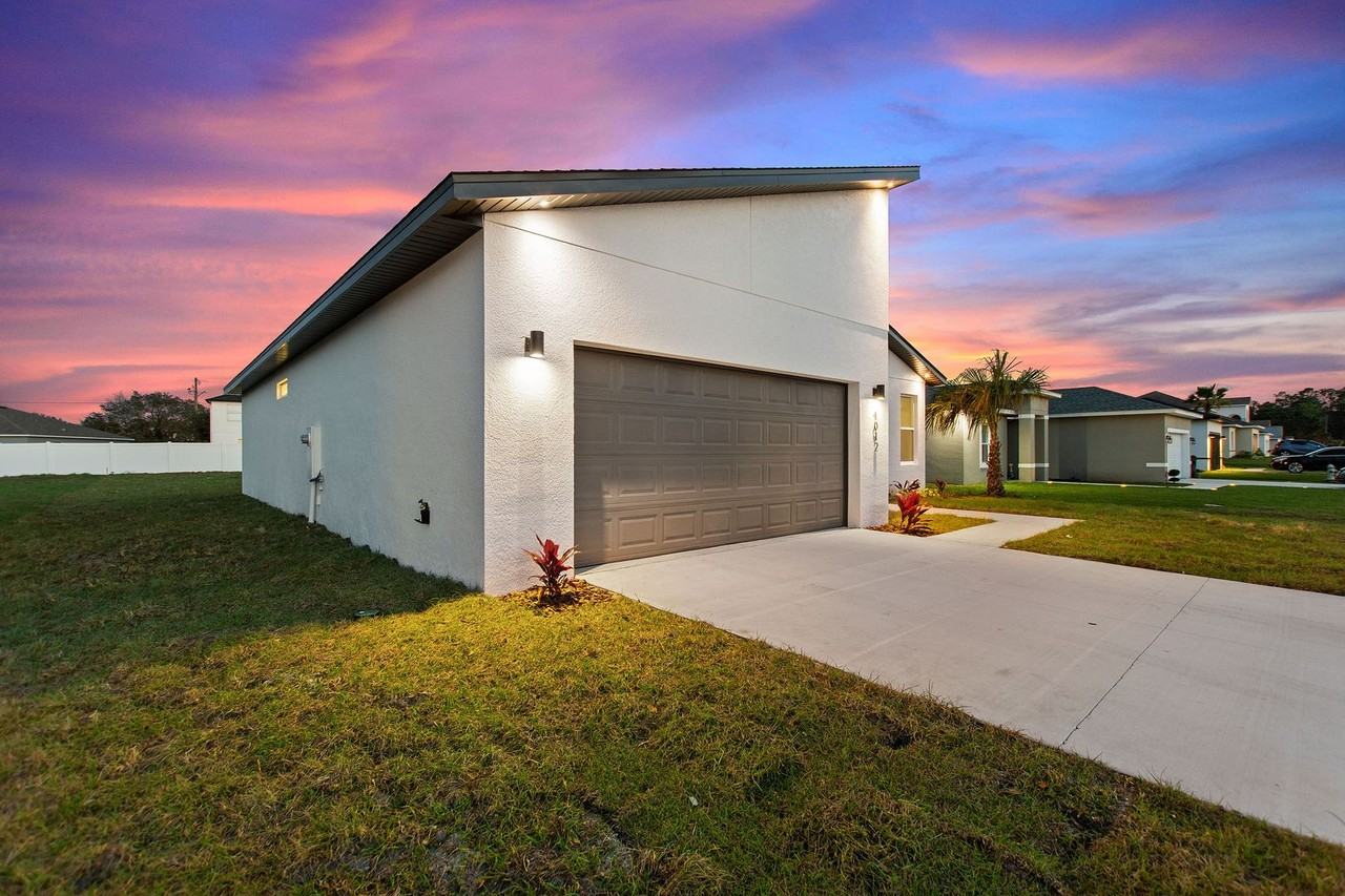 1339 Congo Ct - Photo 4 of 34