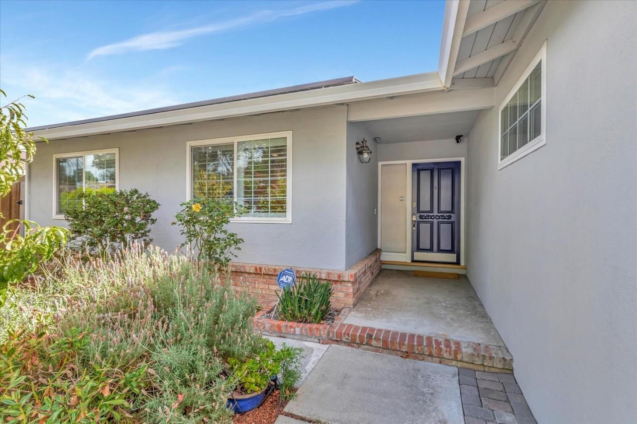 1556 Warbler Ave #NA - Photo 2 of 10