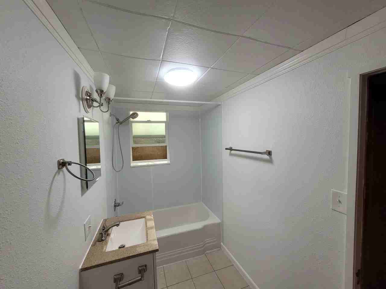 2120 Russell Ave #4 - Photo 4 of 19