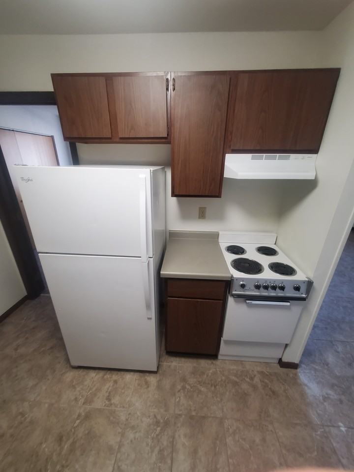 1711 La Crescent St #110 - Photo 5 of 11