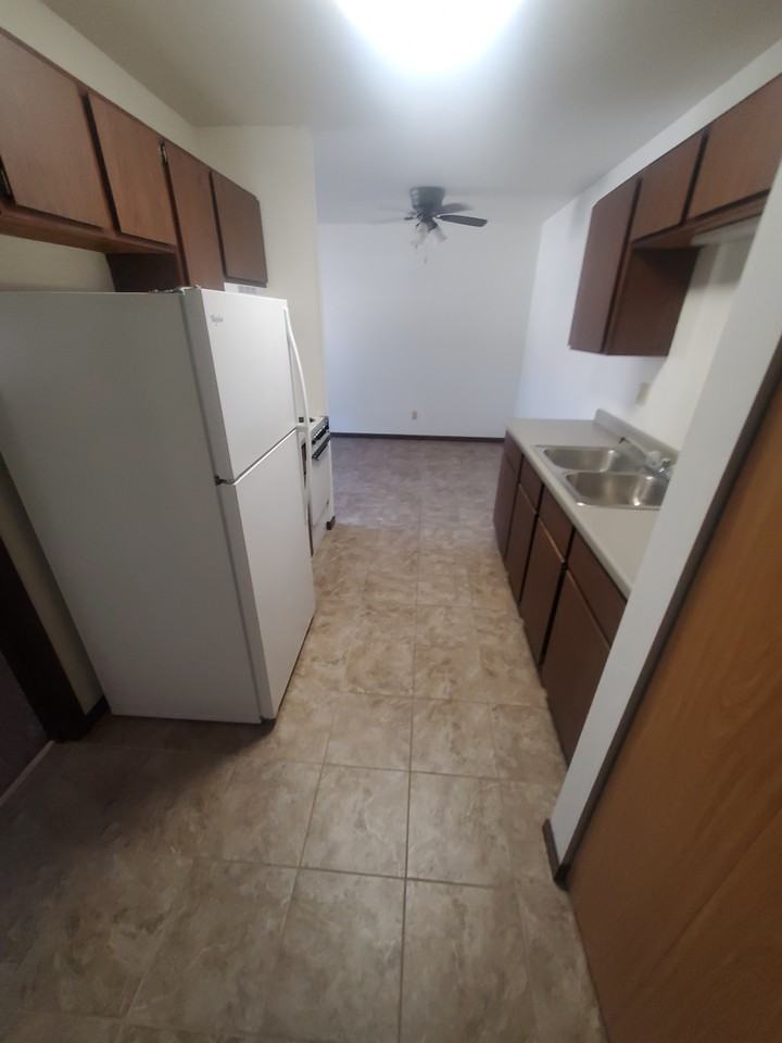 1711 La Crescent St #110 - Photo 6 of 11